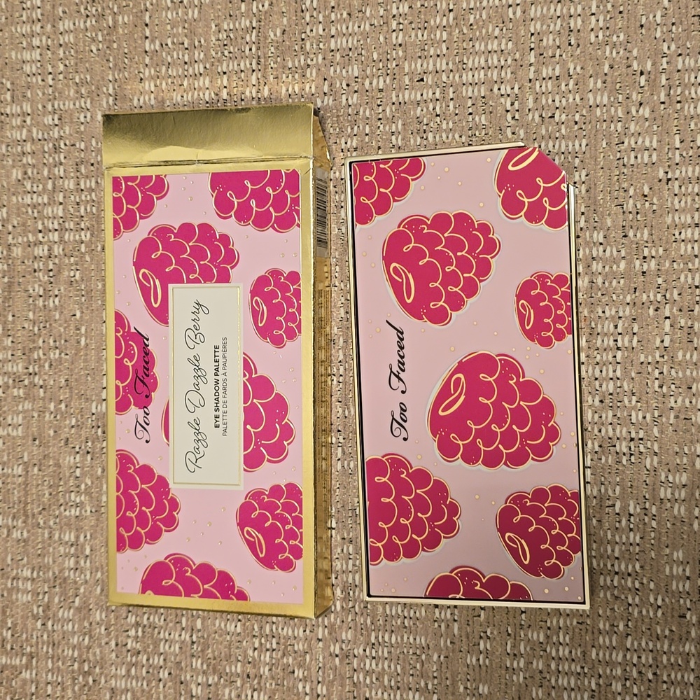 TOO FACED Razzle Dazzle Berry Eyeshadow Palette